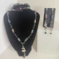 Mittnight Necklace
